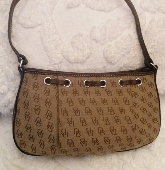Classic Style Dooney & Bourke DB Shoulder - Picture 2 of 4